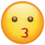 целующий эмоджи U+1F617 целующий эмоджи U+1F617
